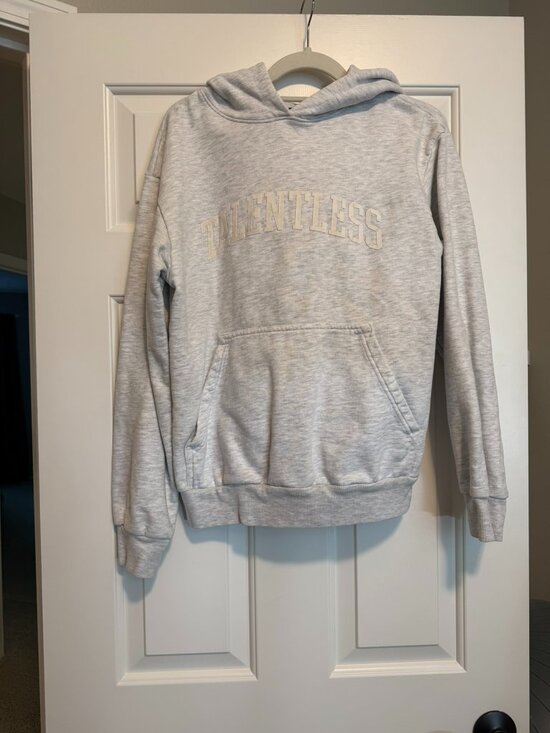 TALENTLESS Tops - Talentless Embroidered Logo Pullover Hoodie Heather Gray Size Small